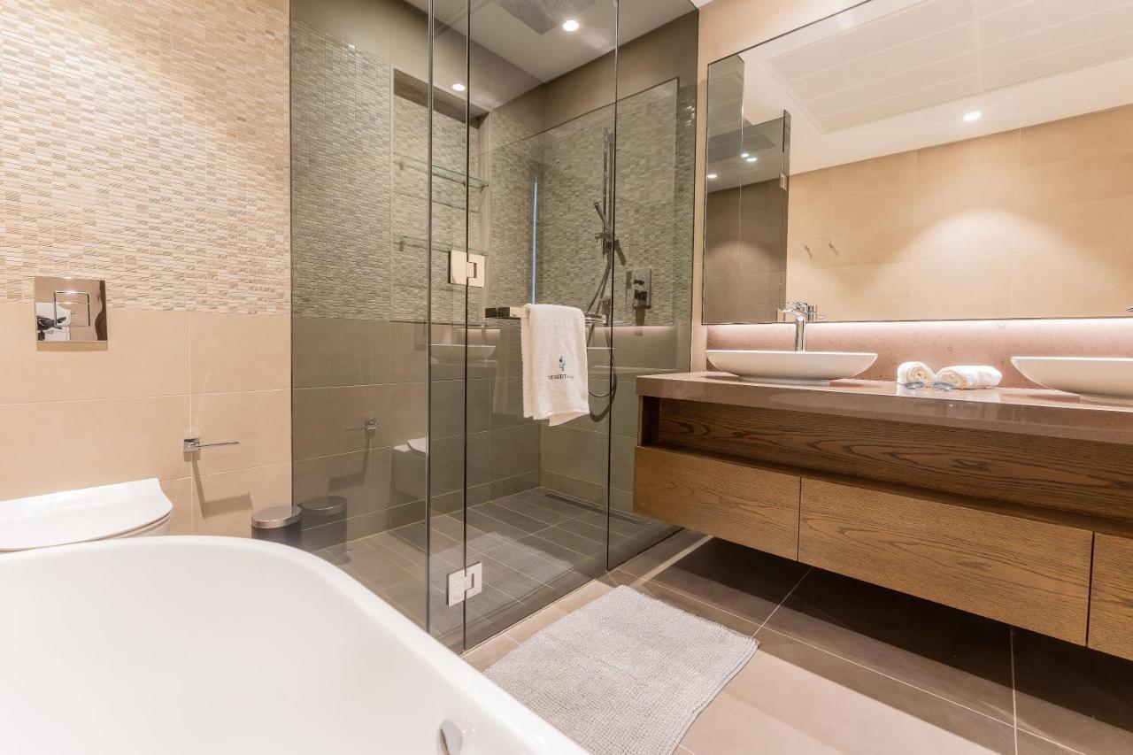 Desert Living Luxury Condo - Jumeirah Living Marina Gate 두바이 외부 사진